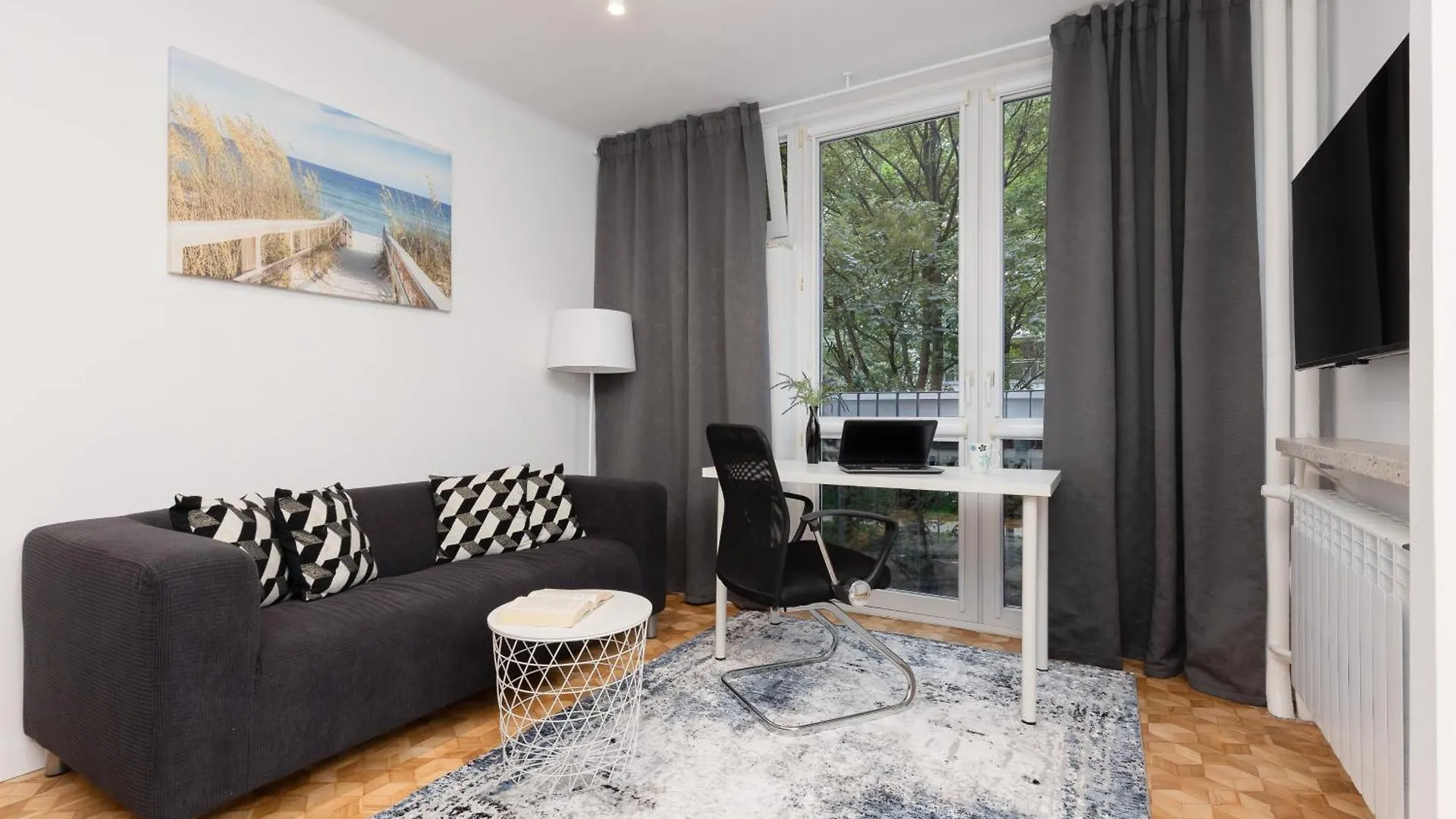 Apartments Warsaw Grzybowska By Noclegi Renters 0*,  Польша